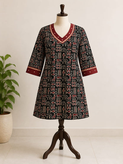 Kutchisutra Black Printed Kurti with Embroidered Border Trim